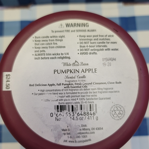 New Bath and Body Pumpkin Apple scented candle - Picture 2 of 4